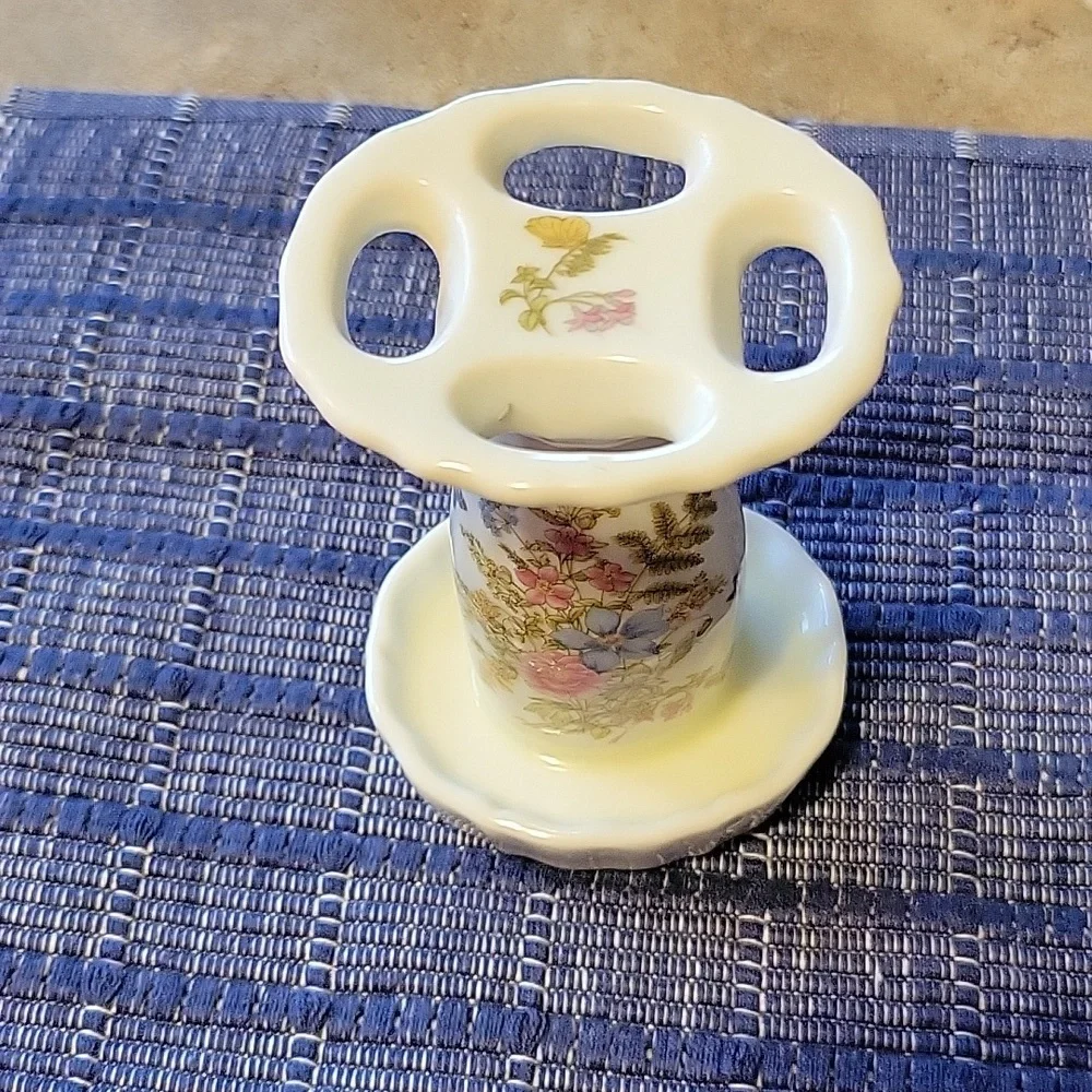 FERN 80's vintage porcelain toothbrush Holder
